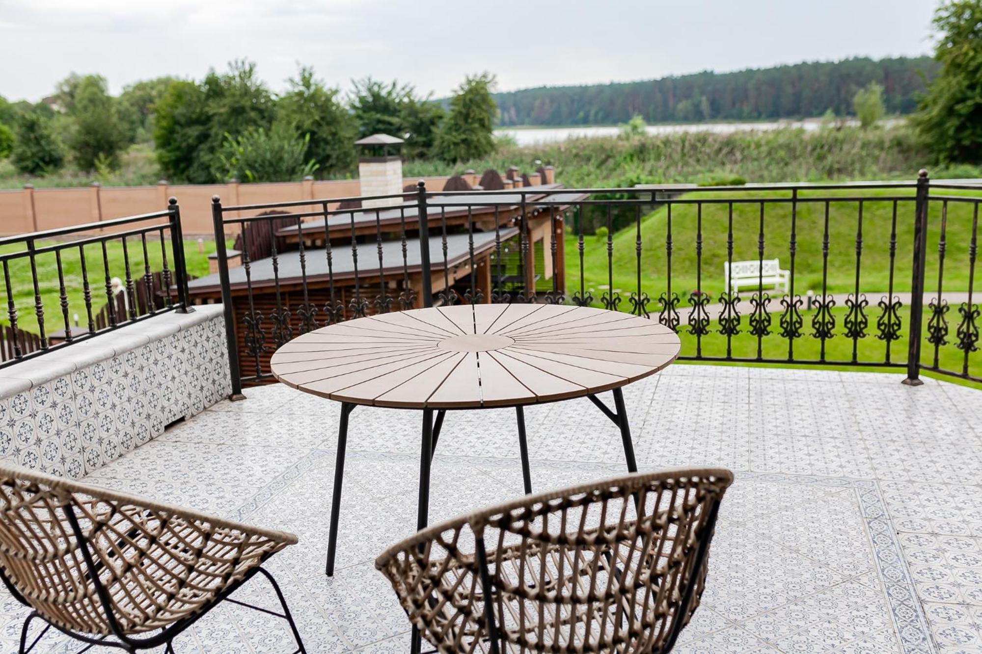 Bobritsa Dacha Hotel Buitenkant foto