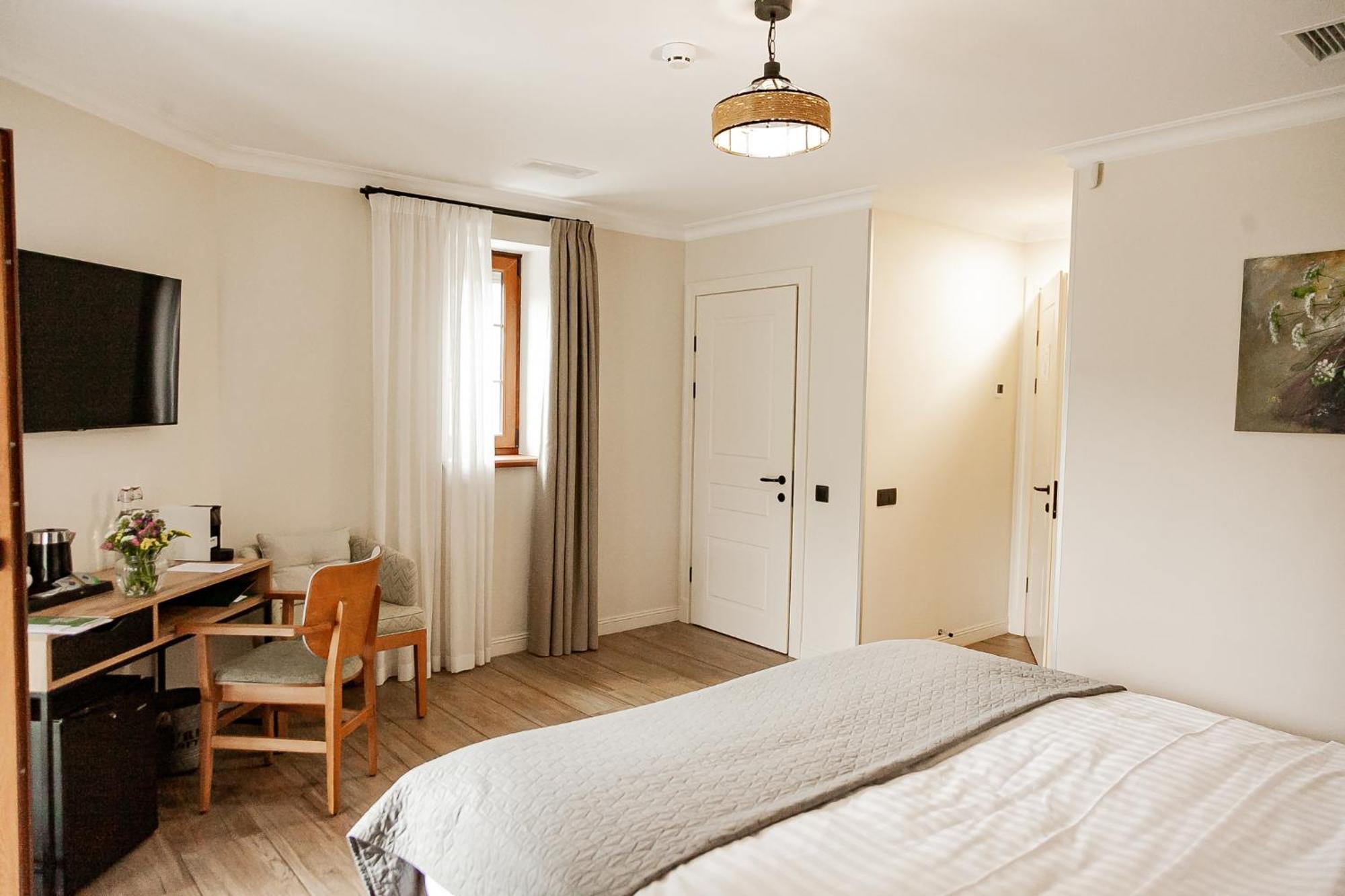 Bobritsa Dacha Hotel Buitenkant foto