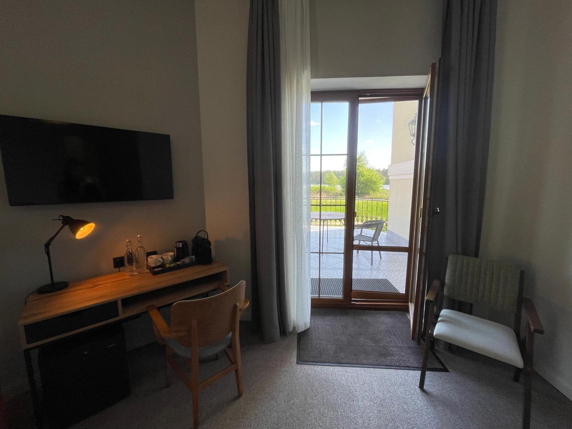 Bobritsa Dacha Hotel Buitenkant foto